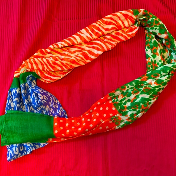 unbranded Accessories - Unbranded mixed pattern  scarf/wrap